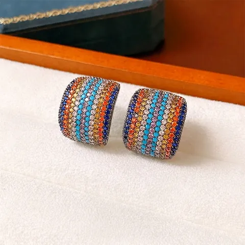 Orecchini A Lobo Quadrati Curvi In Zircone Arcobaleno Con Perno In Argento Gioielli Colorati Di Lusso Per Donna