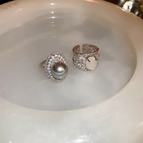 Ring Mit Ovaler Grauer Künstliche Perlenimitation Und Doppeltem Zirkon Halo Inlay Verstellbarer Kupferfingerschmuck Für Damen