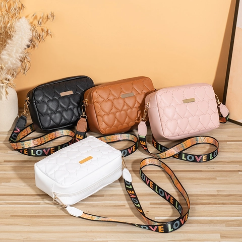 Heart Quilted PU Leather Crossbody Bag For Women Small Square Camera Bag With Colorful Wide LOVE Letter Print Strap