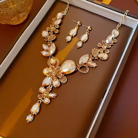 Vintage Baroque Alloy Champagne Rhinestone Floral Water Drop Necklace And Earrings Silver Earring Post Women Wedding Banquet