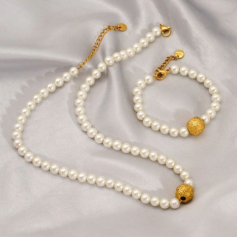 Collana E Bracciale In Künstliche Perle Di Conchiglia Bianca Acciaio Inossidabile Placcato Oro 18 Carati Con Perla Artificial Texturizzata