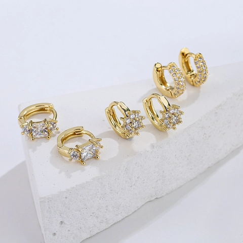 Luxuriöse 18K Vergoldete Kupfer Geometrische Huggie Hoop Ohrringe Mit Zirkonia Minimalistischer Schmuck Für Frauen