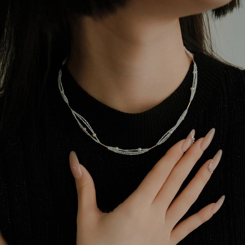 Elegante Collana Multistrato Vintage Francese Con Künstliche Perle D'Imitazione E Cristalli Perline Di Riso Tessute A Mano Lega Dorata