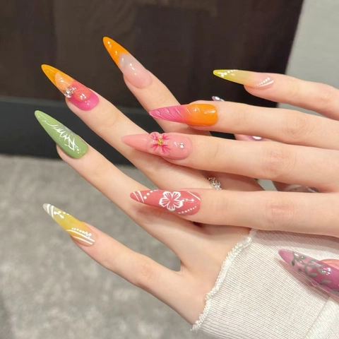 Uñas Postizas Hechas a Mano 3D Flor Mariposa Lazo Stiletto Largo Degradado Multicolor de Resina con Diamantes de Imitación