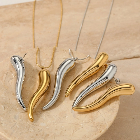 Collana Con Pendente Peperoncino E Orecchini In Acciaio Inossidabile Cornicello Minimalista Lucidato Accessorio Donna