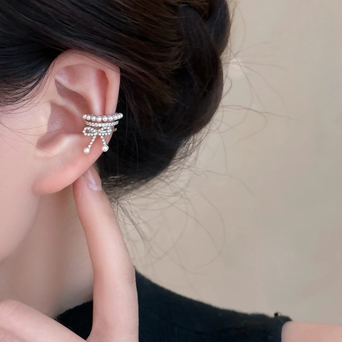 Polsino Dell'orecchio Di Perla Artificial Con Fiocco Lega Zircone Multistrato Senza Piercing Orecchini A Clip Elegante Retro Per Donne