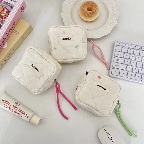 Quilted Padded Sanitary Napkin Storage Bag Mini Portable Zipper Pouch Embroidered Floral Heart Pattern Daily Organizer For Women