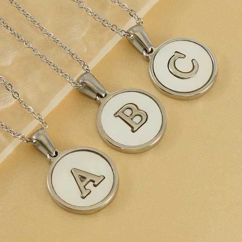 Collana Tonda Lettera Acciaio Inossidabile Madreperla Bianca Pendente Iniziale Gioielli Moda Versatile Donne