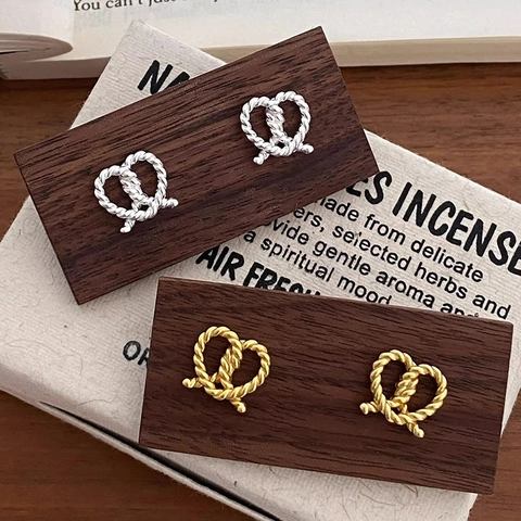 925 Sterling Silver Twist Heart Stud Earrings For Women Minimalist French Retro Pretzel Knot Earrings Elegant Daily Jewelry Gift