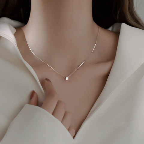 Collier Pendentif Cube Acier Inoxydable Géométrique Minimaliste Petit Carré Bijoux Pour Femmes