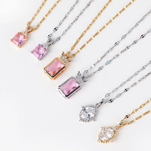 Titanium Steel Square Zircon Pendant Necklace For Women Light Luxury Rhinestone Crown Fashion Jewelry