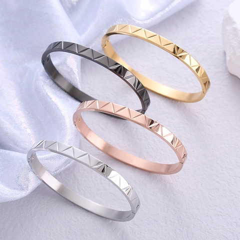 Bracciale Rigido in Acciaio Inossidabile Minimalista per Donna Modello Triangolare Geometrico Inciso Bracciale a V Gioielli di Moda