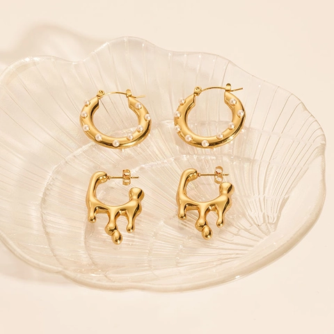 Creolen Aus Vergoldetem Edelstahl Flüssiges Metall Lava Design Mit Künstliche Perlen Modeschmuck Für Damen