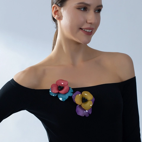 Large Flower Brooch Fashion Acrylic Resin Handmade Floral Pin For Women Clothing Decoration Elegant