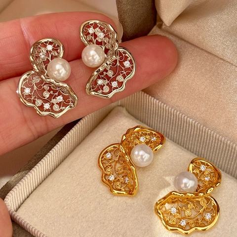 Orecchini A Lobo Con Künstliche Perle A Fiore Traforato Con Intarsio Di Zirconi Gioielli Vintage Francesi Con Perno In Argento Per Donne