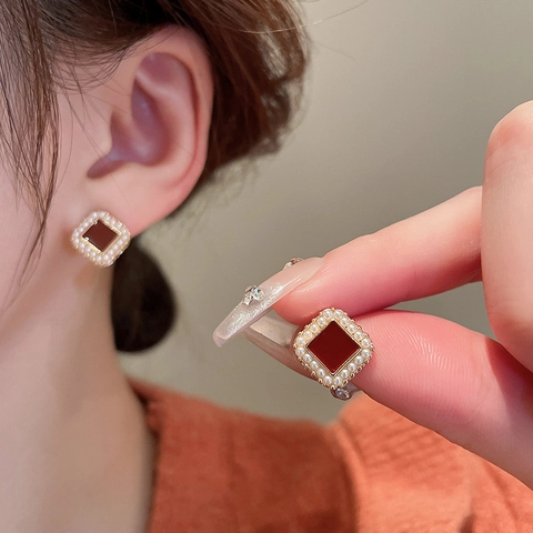 Vintage Red Enamel Square Stud Earrings With Imitation Artificial Pearl And Silver Earring Post Elegant French Style Women