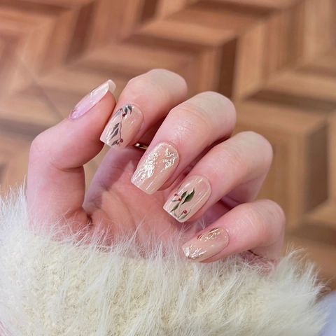 Faux Ongles Faits À La Main Base Rose Nude Papillon Feuille Verte Baie Rouge Forme Carrée Ronde Pour Femmes