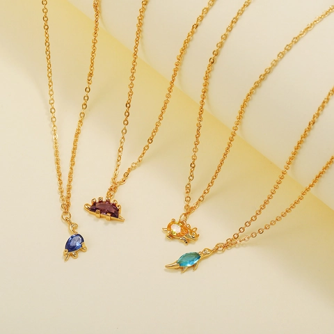 Collana con Ciondolo a Forma di Dinosauro e Delfino in Ottone Placcato Oro 18K per Donna con Intarsio di Zirconia Colorata Gioielli a Catena a Clavicola con Animali della Foresta