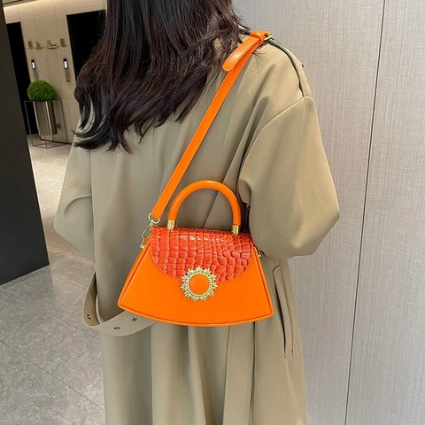 Women Crocodile Pattern PU Leather Handbag Vintage Shoulder Crossbody Bag Golden Sun Flower Buckle Top Handle Purse