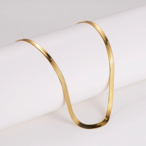 Collar de Cadena de Serpiente Plana de Acero Inoxidable Minimalista para Mujer Gargantilla de Espiga Chapada en Oro de 18K