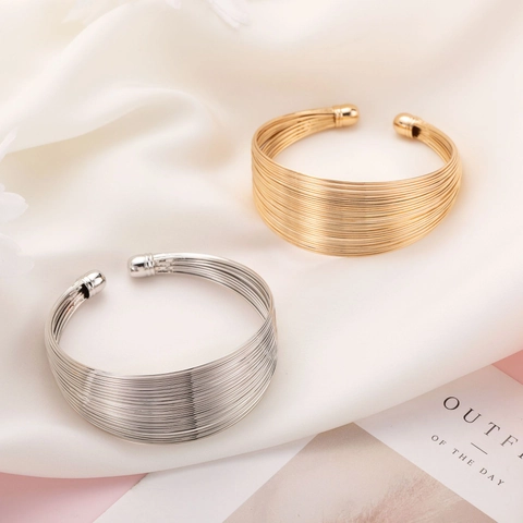 Bracciale Rigido Aperto Multistrato in Lega Minimalista per Donna Gioielli Punk Geometrici Metallici con Sfera Finale Regalo