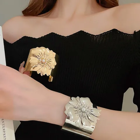 Flower Cuff Bracelet Alloy With Imitation Artificial Pearl Stereoscopic Floral Leaf Jewelry Adjustable Open Bangle Artistic Fashion