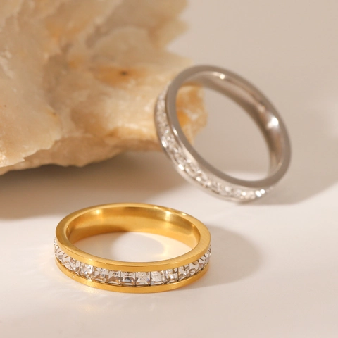 Bague D'éternité Minimaliste Acier Inoxydable Plaqué Or Zircons Carrés Incrustés Bijoux De Luxe Étincelants Pour Femmes