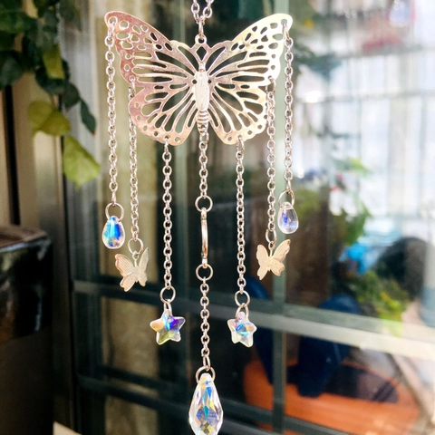 Crystal Suncatcher Hanging Ornament Metal Butterfly Crystal Prism Ball Rainbow Maker For Window Garden Patio Outdoor Decor