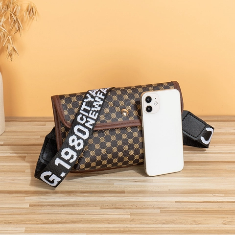 Sac Bandoulière Vintage En Cuir PU Femmes Petit Losange Matelassé Imprimé Monogramme Sac Ceinture Avec Large Sangle Lettre