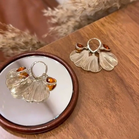 Ginkgo Leaf Petal Hoop Earrings With Silver Earring Post Elegant Vintage Golden Metal Amber Crystal Jewelry For Women