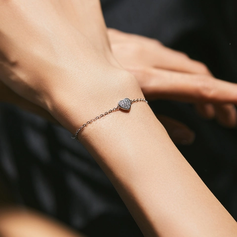 Elegante Bracciale a Cuore in Argento Sterling 925 per Donna con Zirconia Scintillante Catena Regolabile Minimalista Gioielli Raffinati Quotidiani
