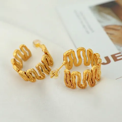 Golvende C Vormige Oorringen Gedraaid Verguld Koper Met Roestvrijstalen Oorsteker Chic Cold Style Sieraden Voor Dames