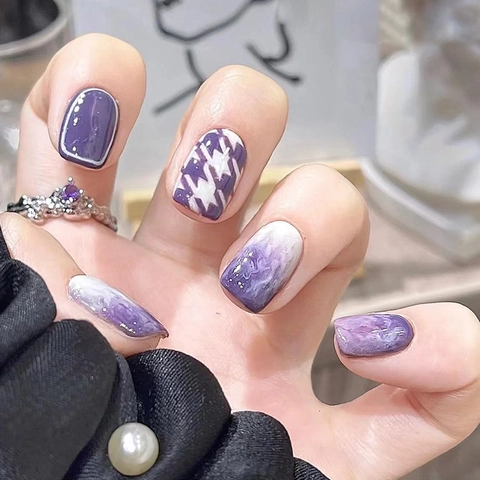 Violett Weiß Marmor Künstliche Nägel Schachbrett Muster Kurz Rund Quadratisch Elegante Falsche Nägel DIY Maniküre