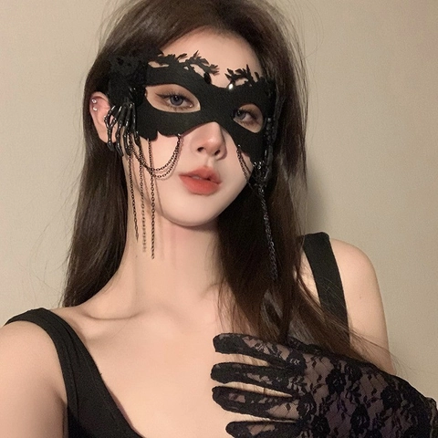 Masquerade Mask Lace Gothic Halloween Cosplay Accessory Rhinestone Flower Feather Mysterious Elegant Women