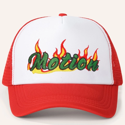 Trucker Hat Polyester Mesh Verstelbaar Gebogen Rand Vlam Letter Motion Borduurwerk Ademend Baseballpet Unisex
