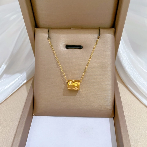 Minimalist Hammered Cylindrical Pendant Necklace Titanium Steel Gold Plated Clavicle Chain For Women