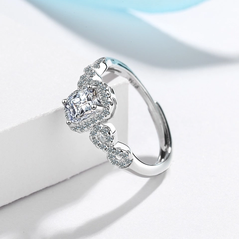 Elegante Anello in Rame Placcato Oro Bianco con Strass Quadrati per Donna Regolabile Aperto Geometrico Twist Band Gioielli di Moda