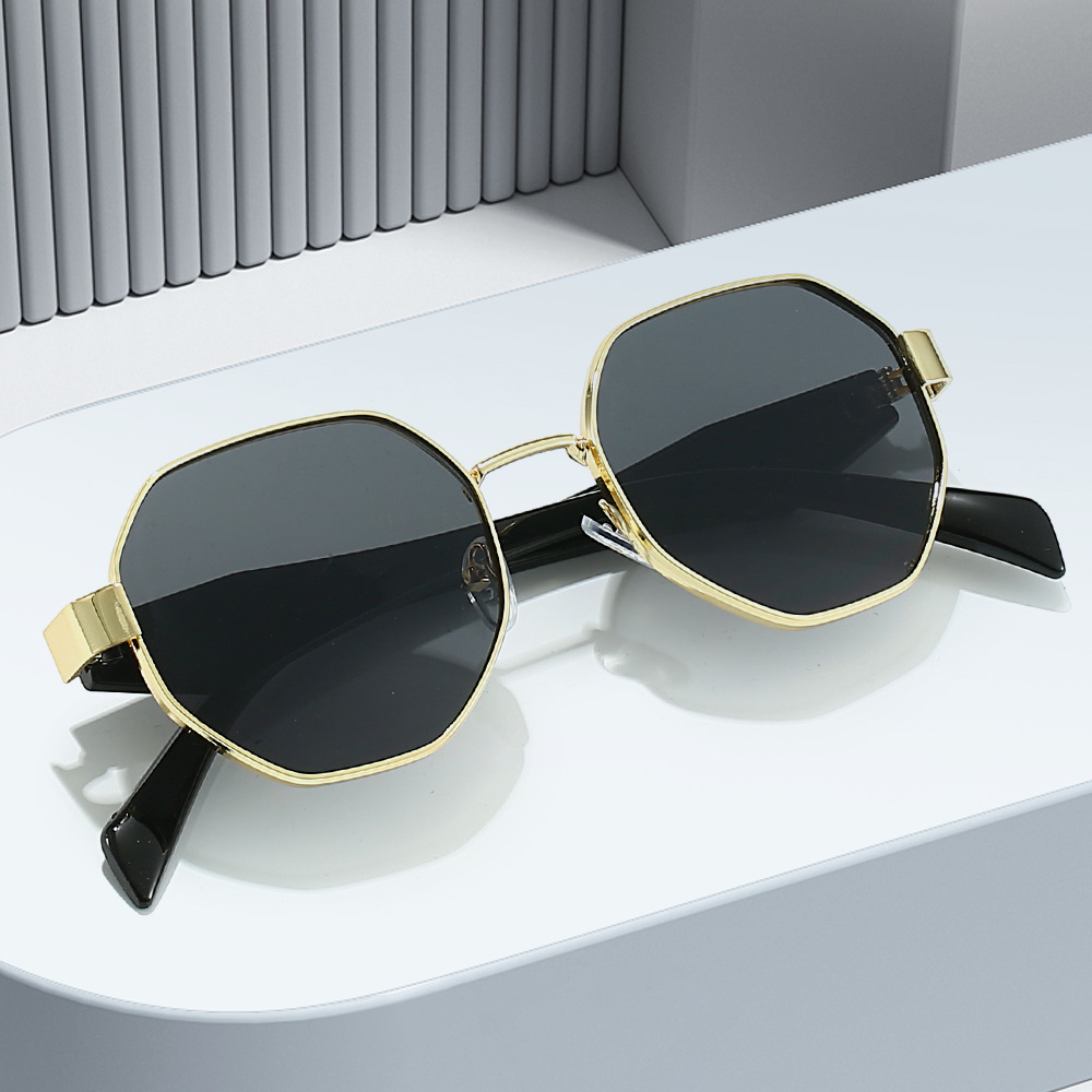 Wholesale Polygon Metal Frame Sunglasses UV400 Protection For Men Women - Everful