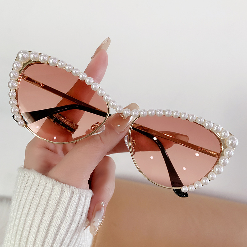 Wholesale Luxury Cat Eye Sunglasses with Faux Pearl Metal Frame - Everful
