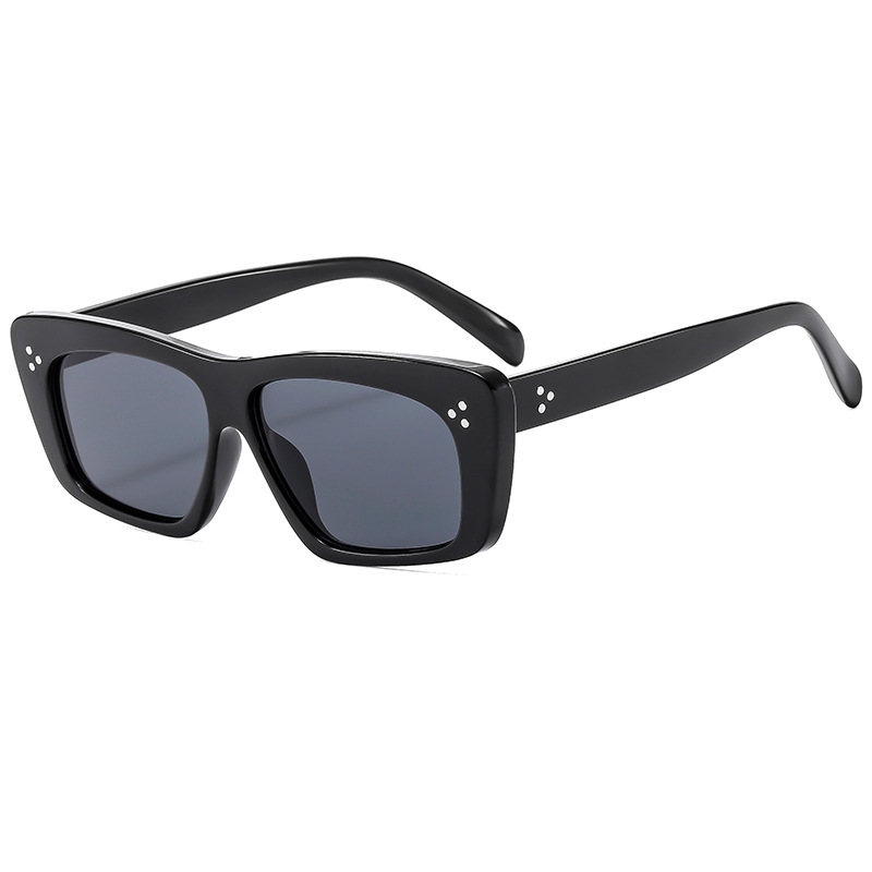 Wholesale Retro Square Rivet Sunglasses With UV400 Protection - Everful