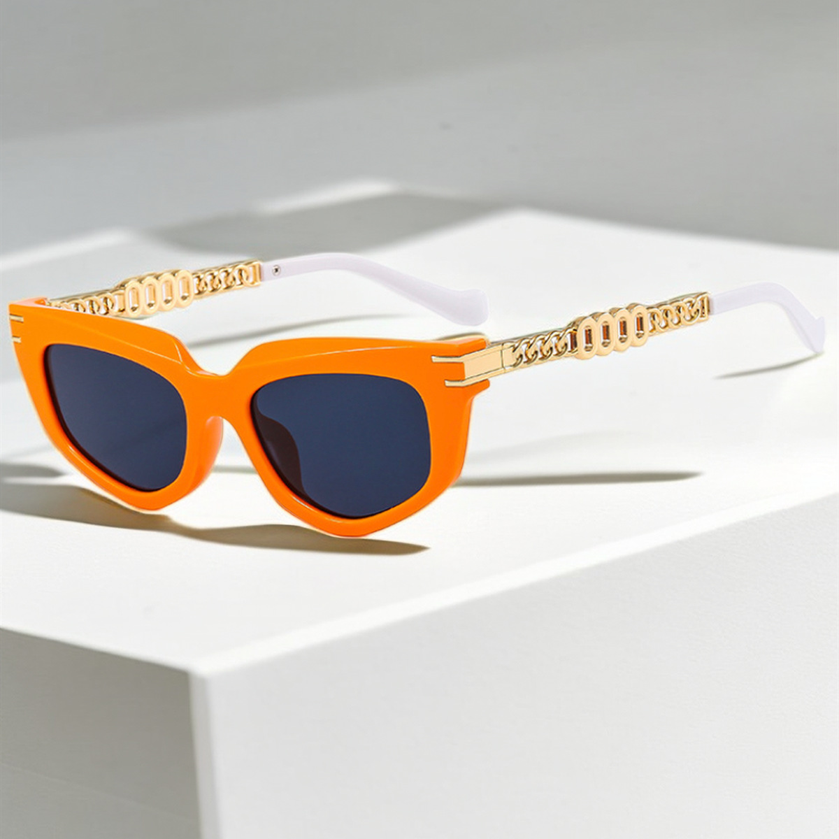 Wholesale Cat Eye Sunglasses With Metal Chain Temples For Women - Everful