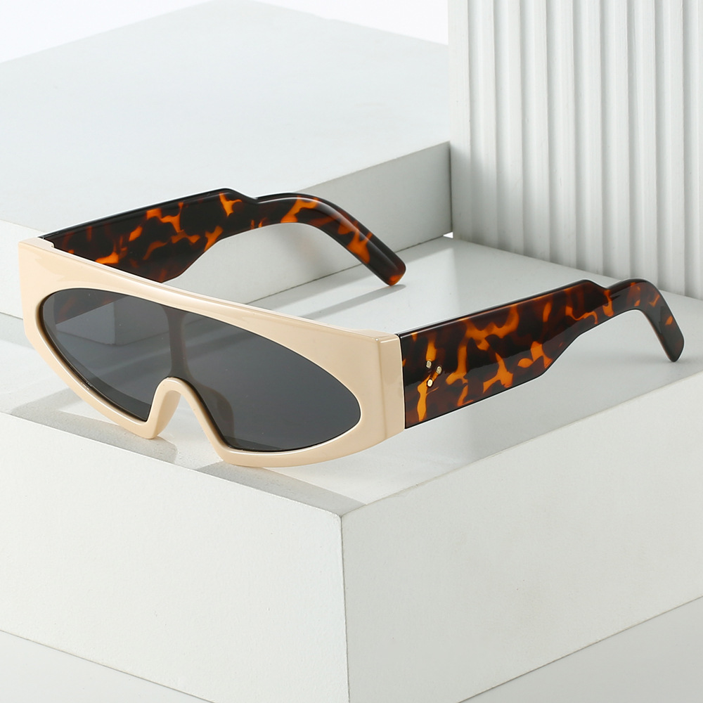 Wholesale Oversized Shield Sunglasses With Metal Rivets For Unisex - Everful