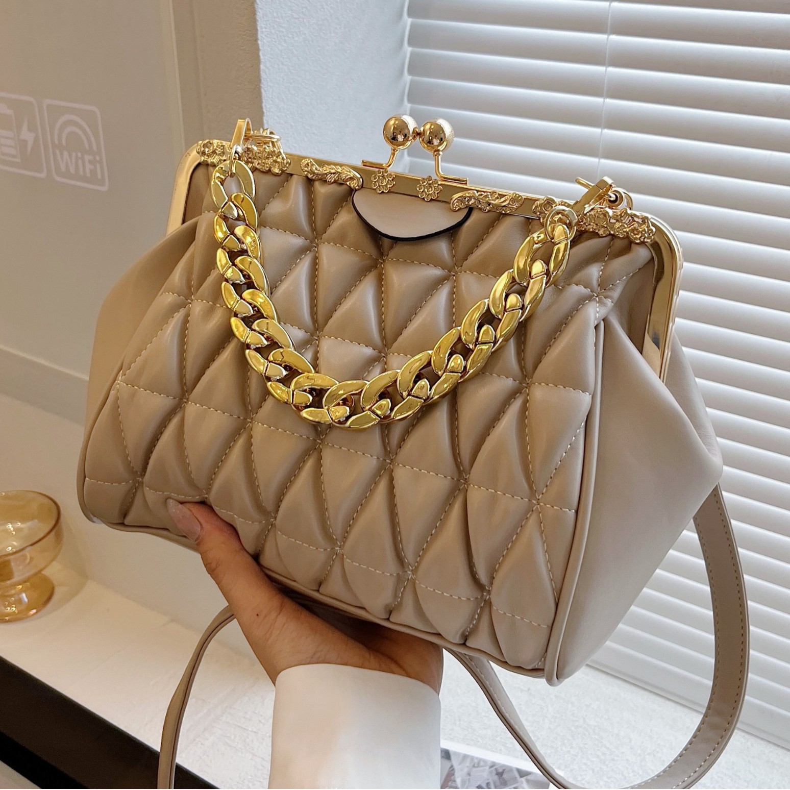 Women Retro PU Leather Quilted Diamond Lattice Crossbody Bag With Gold Chain Rhinestone Clip Frame Shoulder Handbag For Daily Party