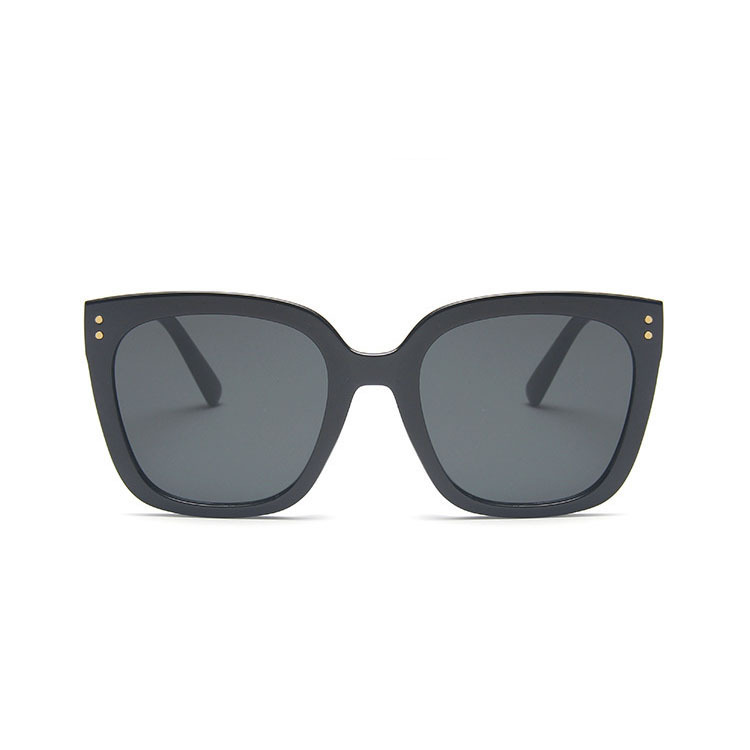 Oversized Square Sunglasses Retro Polycarbonate Frame UV400 Protection Metal Rivet Decor Fashion Travel Eyewear For Women