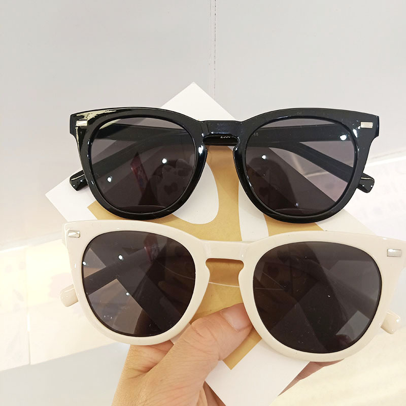 Wholesale Fashion Retro Square Sunglasses with UV400 Protection For Women Men - Everful