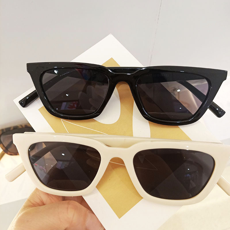 Wholesale Women Retro Square Sunglasses with Thick Frame UV400 Protection - Everful