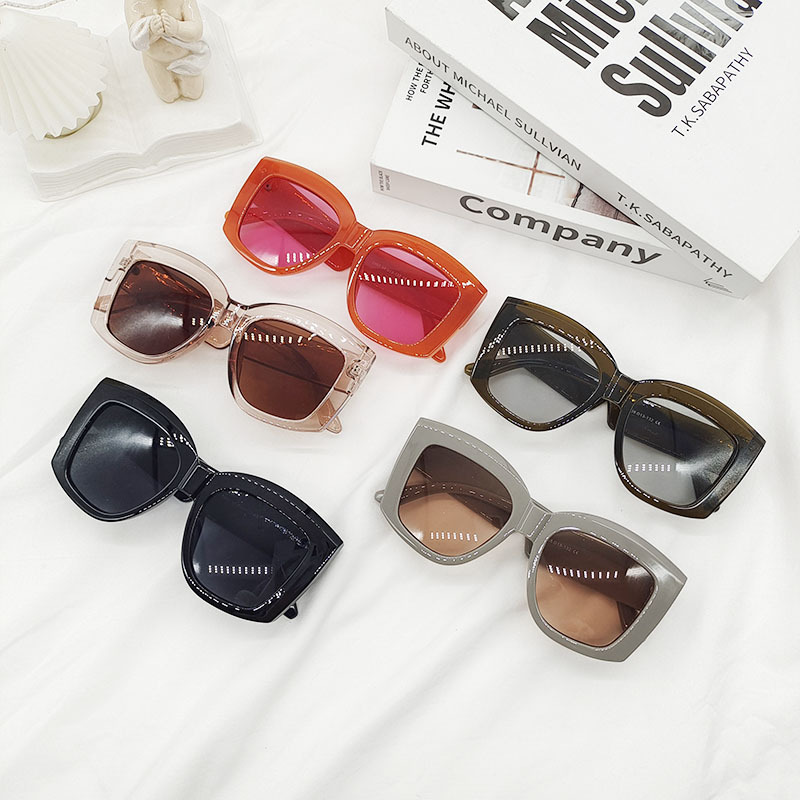 Wholesale Oversized Square Sunglasses UV400 Protection Vintage Style - Everful