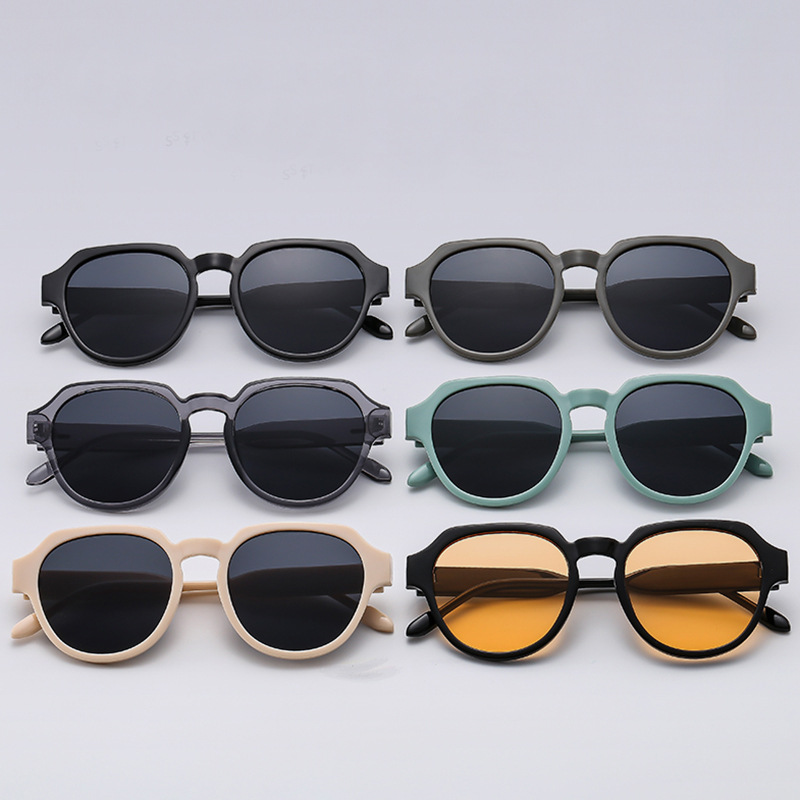 Wholesale Retro Oversized Square Sunglasses UV Protection PC Frame - Everful