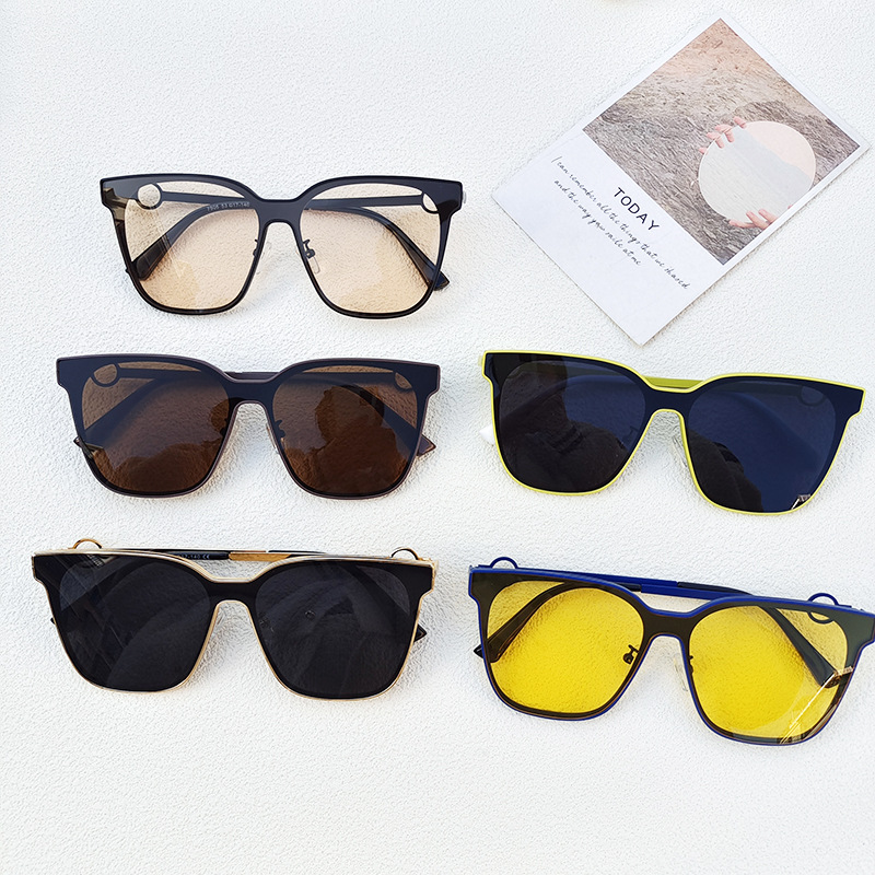 Wholesale Oversized Square Sunglasses UV400 One Piece Resin Frame - Everful
