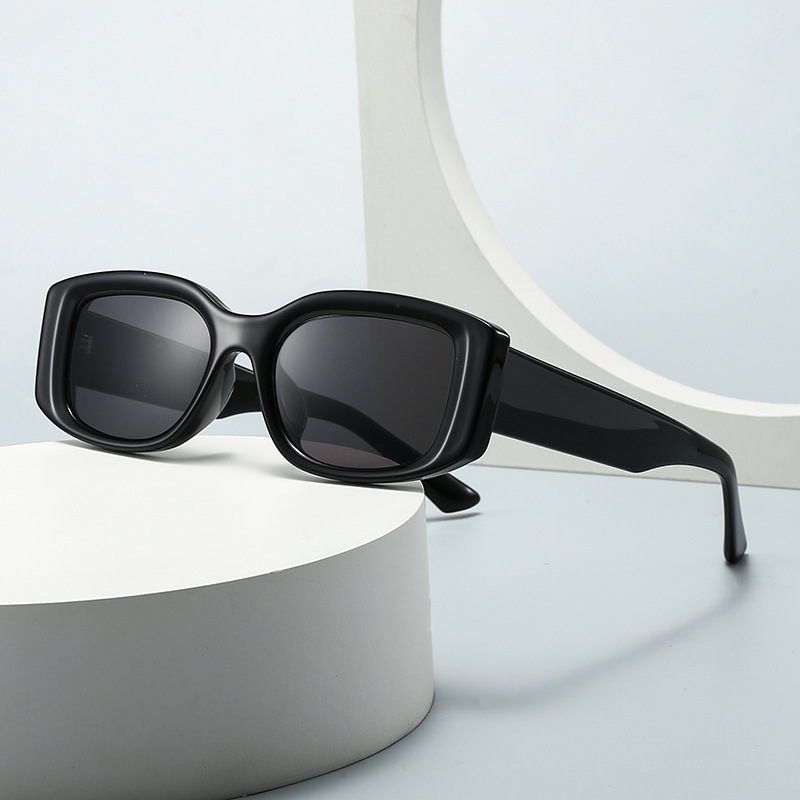 Wholesale Vintage Rectangle Sunglasses UV400 Protection PC Frame - Everful